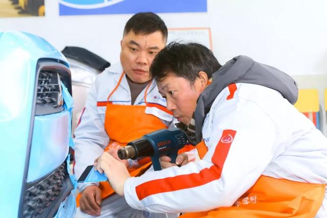 在外打工焦虑又迷茫！学什么技术好赚钱？