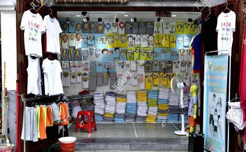 摆地摊可以两月挣7万：摆地摊究竟卖什么东西最赚钱？