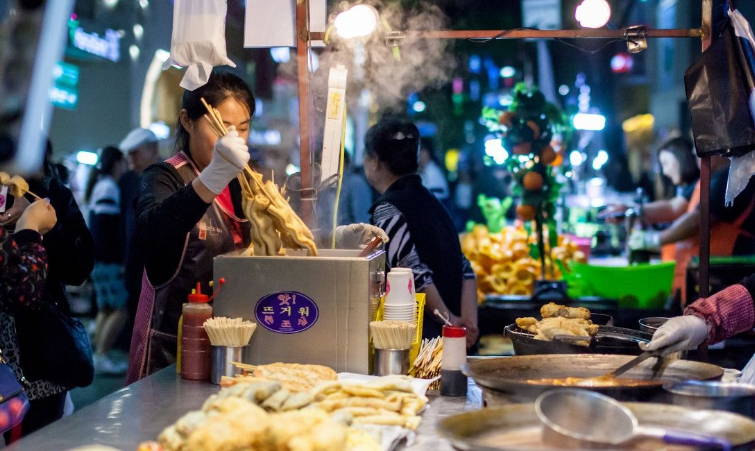 地摊经济爆火，最赚钱的有哪些呢？这几样看似不起眼，挣钱可不少