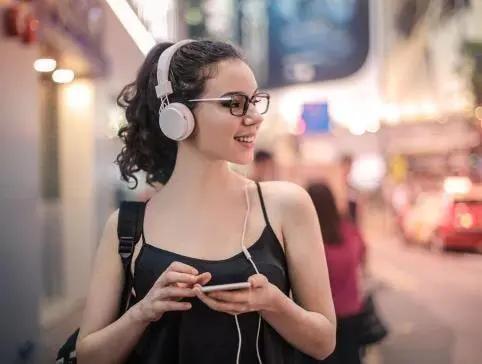 在家带娃怎么赚钱，每天稳赚几十到一百