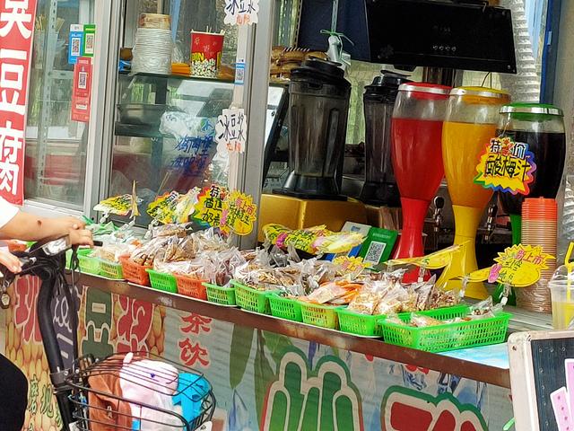 小区楼下摆地摊，这10种小吃最火，老板都忙不过来