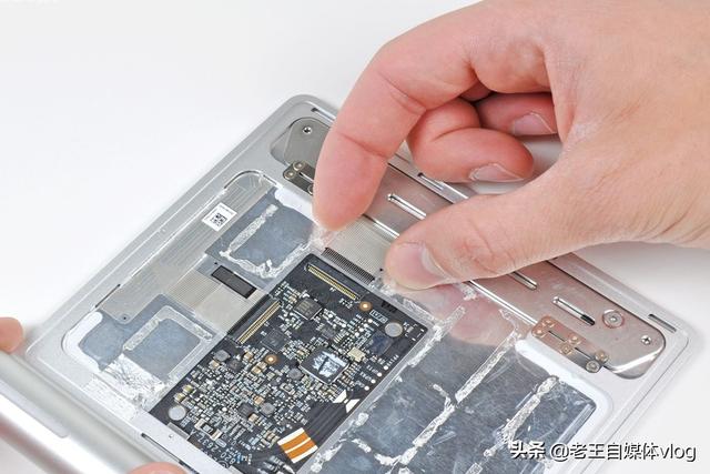 普通人如何组装一台苹果手机？难度很大，姐姐教你组装方法