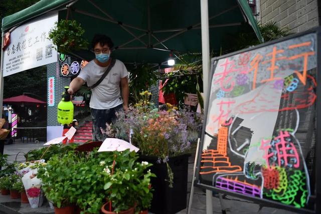 重庆地摊经济火了，哪里能摆摊？渝中已经饱和，南岸最热闹