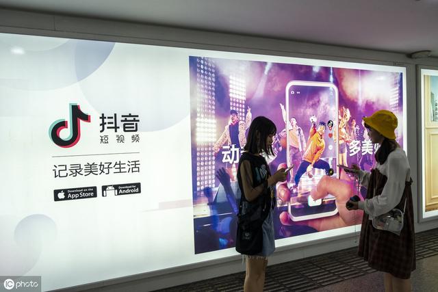 抖音上热门，快速涨粉，日入1000+，引流百人的全套玩法，纯干货