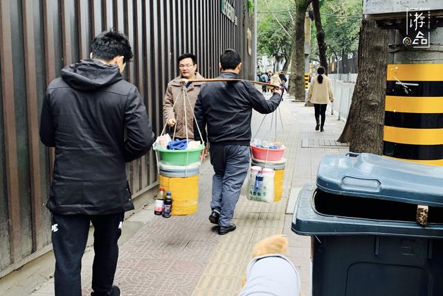 重庆地摊经济火了，哪里能摆摊？渝中已经饱和，南岸最热闹