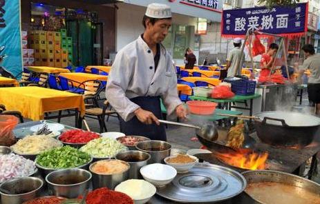 “地摊经济”被开放？月赚2万的四个地摊项目 用心哪里都能赚钱