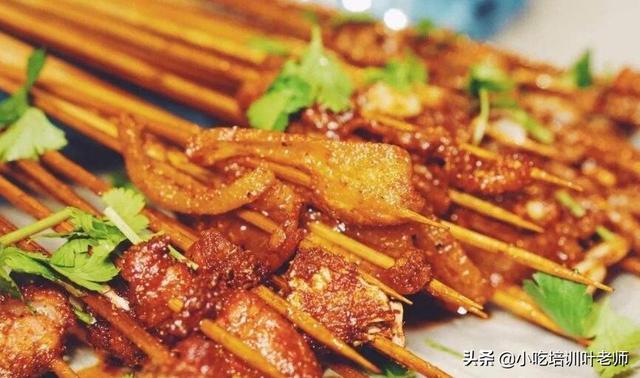 地摊复活之后，这10款地摊小吃要火，投资小人气高，适合1个人做