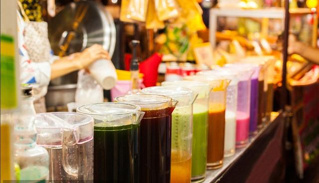 我昨天摆夜市卖柠檬水，1晚上赚了小六百