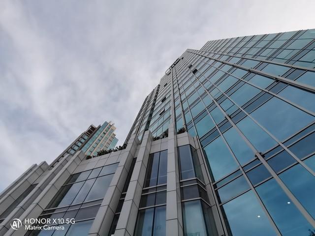 千元最值得购买的5G手机 荣耀X10 vs Redmi 10X