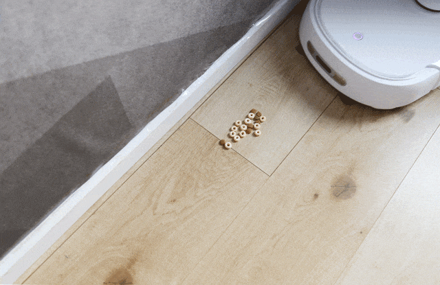 噱头还是痛点？首款“自清洁拖布”机器人评测