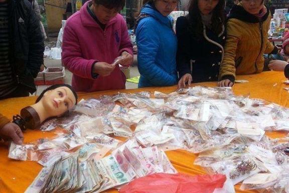 新手如何摆地摊，学会这八招，通过摆地摊赚第一桶金