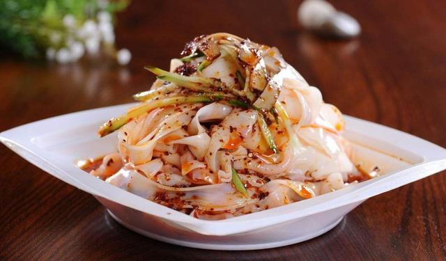 大学城的餐饮店这样引流！只用一个月，从入不敷出到收入高达8万