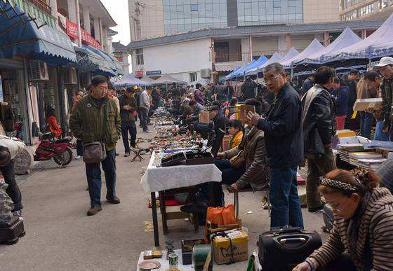 地摊经济火了！卖什么利润大呢？试试这几款产品，成本小还赚钱