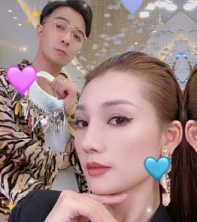 广东夫妇直播带货，仅1件商品竟卖出1708单，学会这招你也能做到