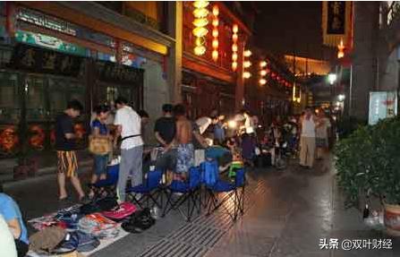 地摊经济如此火爆，但我却不得不在此时泼一盆冷水
