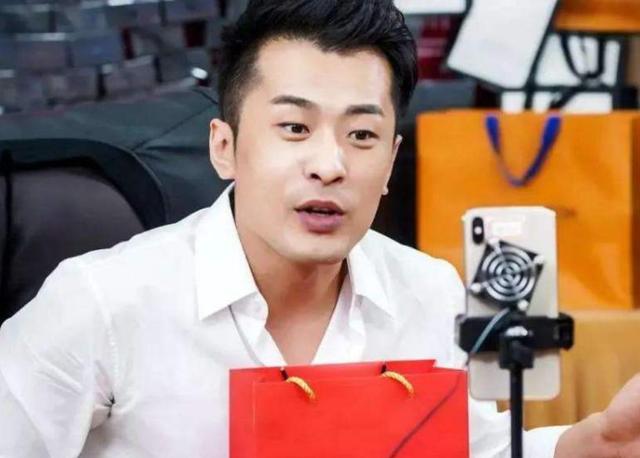 24岁担任董事长，一年创造133亿销售额，他才是草根逆袭的典范