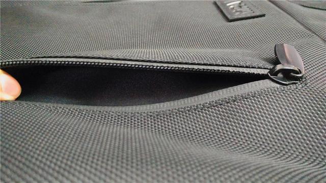 时尚商务男士的轻盈之作，MYPAL SOLO16超薄定型背包