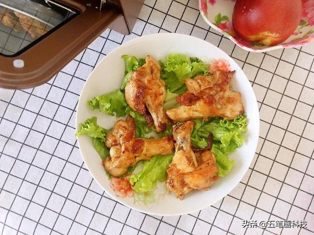 无烟烤肉不出门 九阳｜LINE FRIENDS电烤箱，烤出萌趣味道