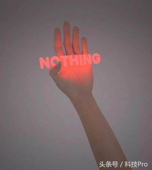 戴森V10 无绳吸尘器体验：爱上干家务的男人，很风骚