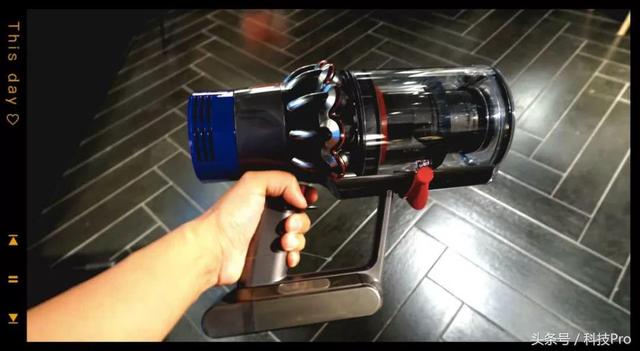 戴森V10 无绳吸尘器体验：爱上干家务的男人，很风骚