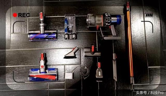 戴森V10 无绳吸尘器体验：爱上干家务的男人，很风骚