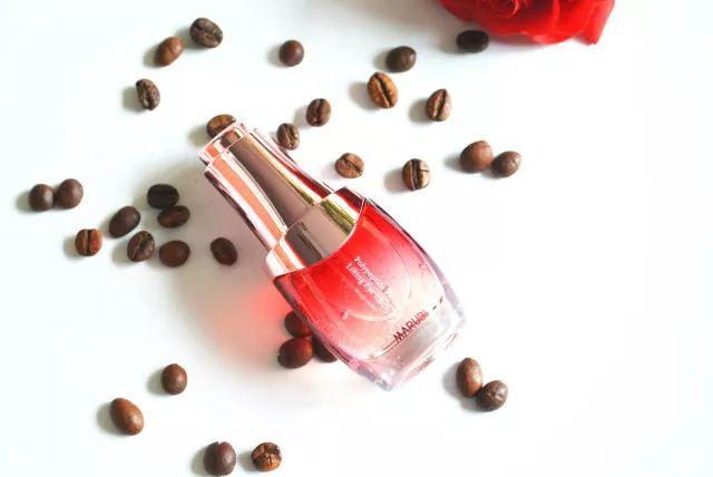 为什么明星专家医生达人纷纷种草这支眼霜？丸美多肽眼精华！