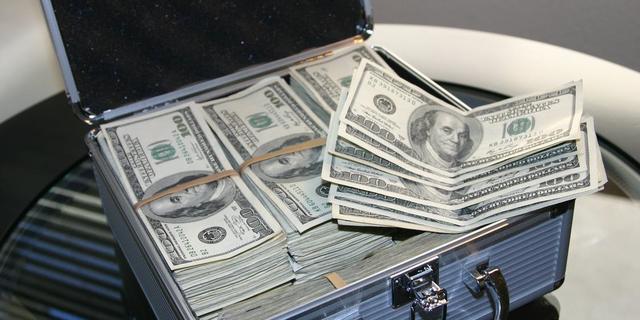 年轻人必读，如何挣到第一桶金，实现财富自由？