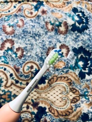 华为居然还有电动牙刷！APP智能追踪刷牙情况，90天超长续航