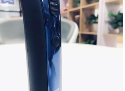 【开箱】不到100元，精致飞科FC5806理发器开箱：儿童成人都能用