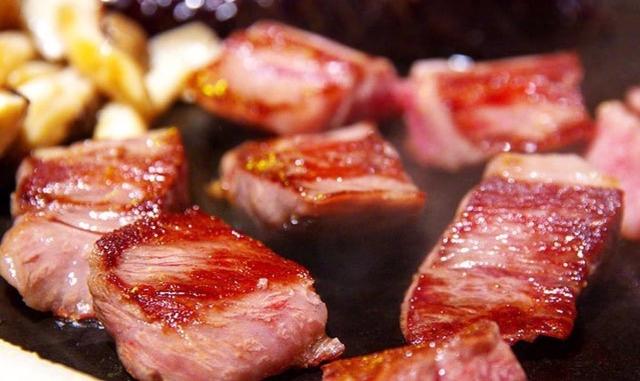 餐饮新手开烤肉店，经营半年，狂赚100万