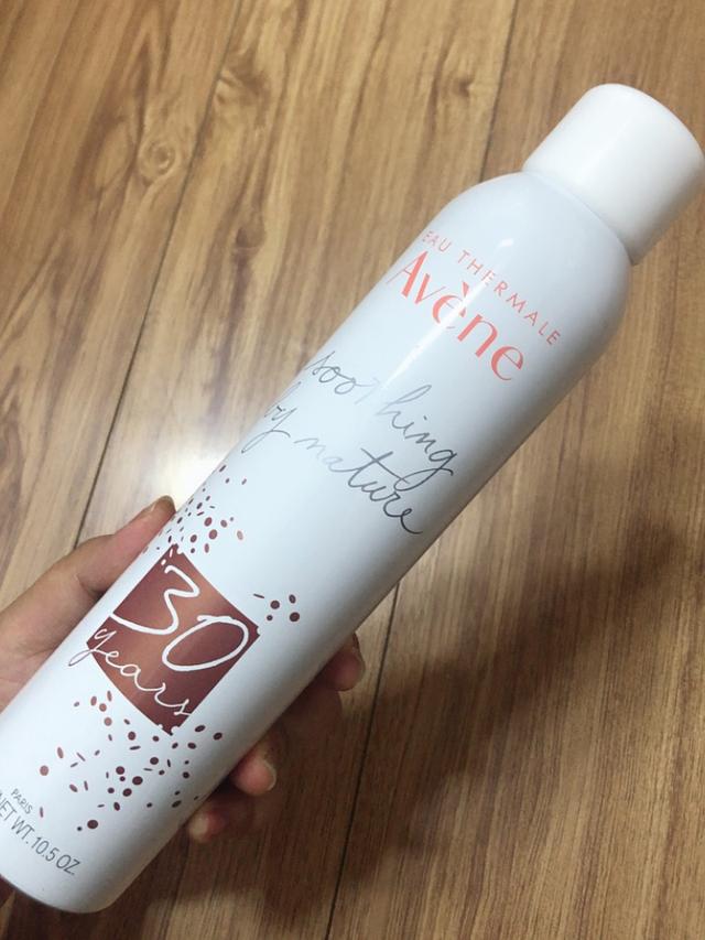 十款好用的定妆喷雾，保持奶油水光肌的秘密。精致女孩的必备款