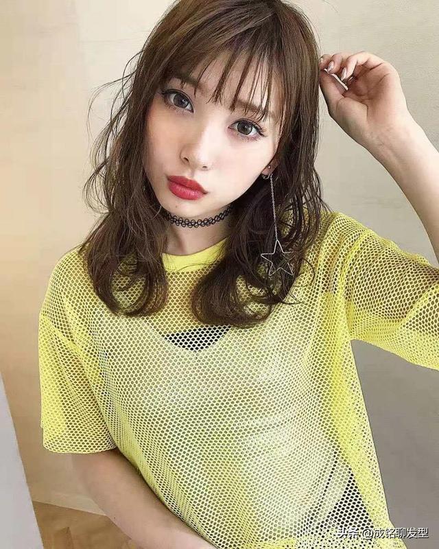 越简单越时尚，9款本季主流发型发色，给你优雅高级的气质