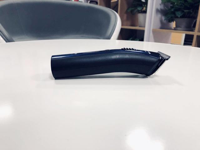 【开箱】不到100元，精致飞科FC5806理发器开箱：儿童成人都能用