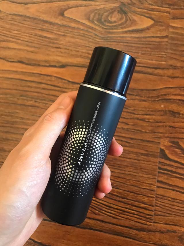 十款好用的定妆喷雾，保持奶油水光肌的秘密。精致女孩的必备款