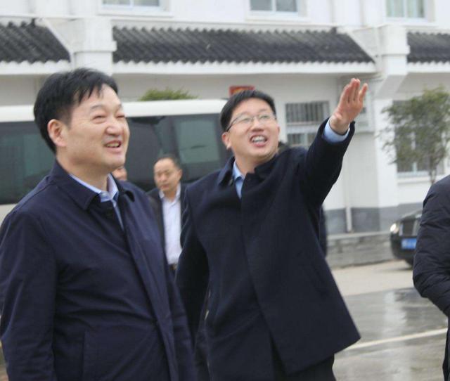 靠养猪发家，如今全国拥有200多家子公司，身家超过1500亿