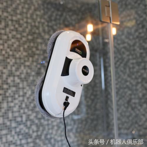 玻妞擦窗机器人好用吗？使用测评为你答疑