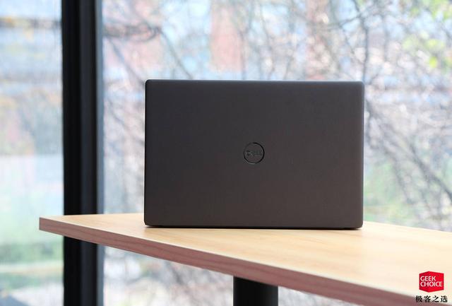 戴尔灵越 7000 体验：轻薄本的重量，却有性能本的体验？