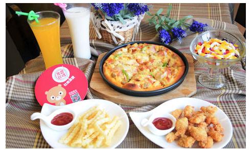 90后小伙开披萨店，巧借游戏引流，一个月实现扭亏为盈