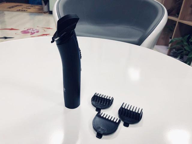 【开箱】不到100元，精致飞科FC5806理发器开箱：儿童成人都能用