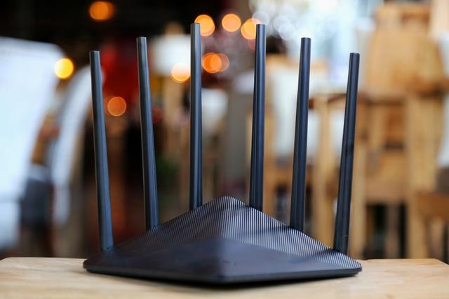 两款主流千兆路由器对比体验，华为TP二选一你倾向谁？