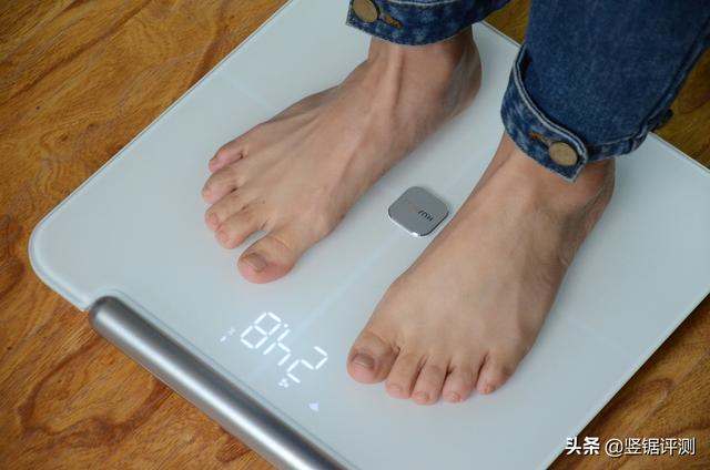 华为体脂秤2Pro评测：一款能够全身测量的智能体脂秤