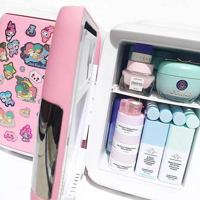 近期被欧美女生热捧的美容神器，竟是个冰箱？