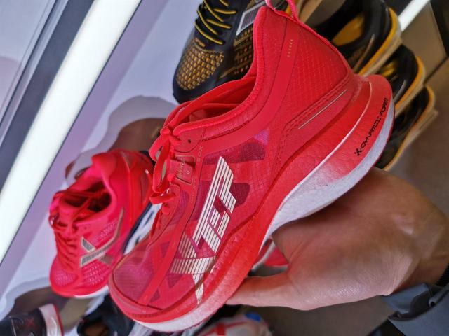 见证中国马拉松历程的跑鞋，特步 160X，特步历史上最伟大的产品