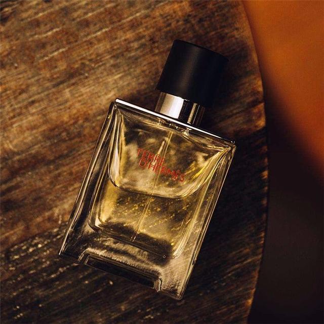 爱马仕男士大地香水，让人一见钟情的香水，详尽的介绍都在这里了
