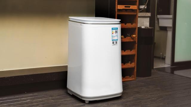 米家全自动迷你波轮洗衣机3KG新品体验：高颜值、多用处