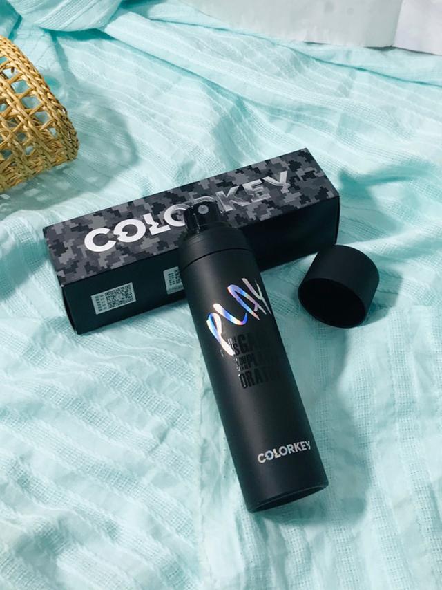 十款好用的定妆喷雾，保持奶油水光肌的秘密。精致女孩的必备款