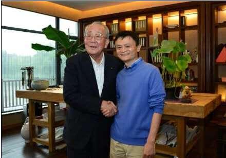 稻盛和夫65岁退休股票都给员工，选择出家却患癌，他的反应真绝了