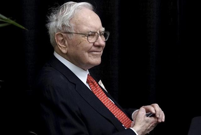 持仓苹果四个月大涨400亿美元，“股神”巴菲特又回来了