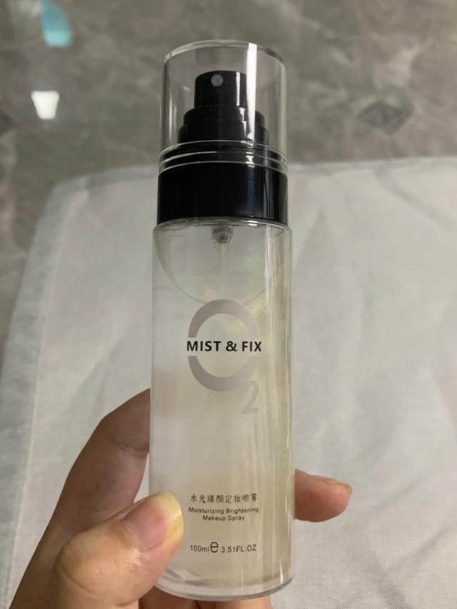 十款好用的定妆喷雾，保持奶油水光肌的秘密。精致女孩的必备款