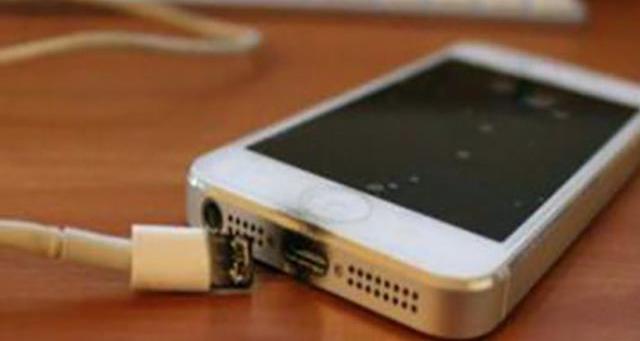 手机为什么会发烫？三个原因需了解，及时降温很必要